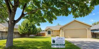 3 Bed 2 Bath Home: Fully Fenced Yard & Convenient Location Gallery 1