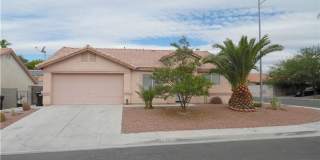 ONE STORY - 2 BEDROOM WITH 2 CAR GARAGE Gallery 1