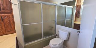 4-Bed, 2.5-Bath House w/2-Car Garage & Pool Gallery 21