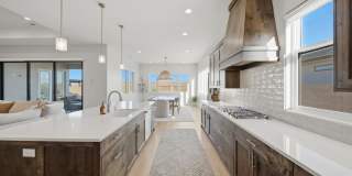 4 Bedroom Home with Gorgeous Views Gallery 35