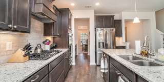 Beautiful 5-Bedroom Home in Brixworth Neighborhood with 2 Community Swimming Pools & Walking Trails Gallery 10