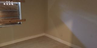 Large 3-2 with a carport Gallery 8