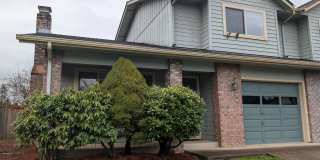 Great 2 bed/1 bath duplex with fenced in yard! Gallery 1