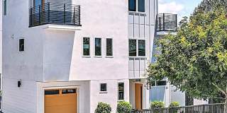 New building, 3 story townhouse, 2+2.5, gated, 2 balconies, great natural light, Secure parking Gallery 1