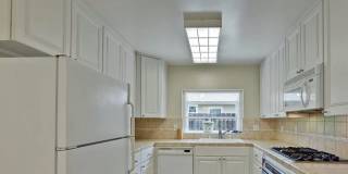 Spacious & Bright Home Close to Parks, Schools, Shopping and More! Gallery 7