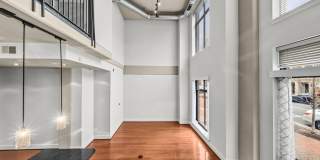 520 JOHN CARLYLE Street Gallery 5
