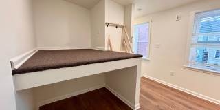 5 Locust St Gallery 1