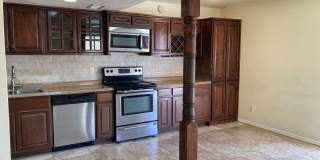 ***INCREDIBLE TOWNHOME with ALL appliances & water, sewer, trash INCLUDED! Gallery 1