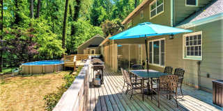 FURNISHED: Modern 6 Bdrm (7 beds) Home with BBQ, Foosball, HotTub & Private Pool - Close To Airport&Downtown Gallery 45