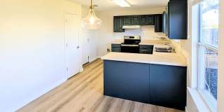 Room in 3 Bedroom Home at Phillips St Gallery 6