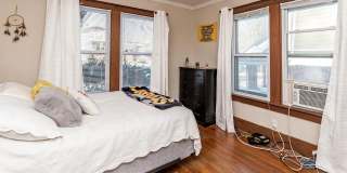 3 bedroom, 1 bathroom East Campus House Gallery 12