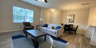 Room in 3 Bedroom Townhome at Talley St Gallery 17