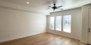 Townhome in Woodland Estates - Pool Access Gallery 6