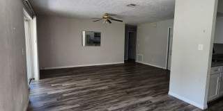 Gorgeous 3 Bed/2Bath with Lawn Care Included!! Gallery 9