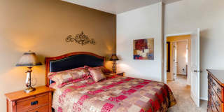 Beautiful 3 bedroom townhouse in gated community available! Gallery 13