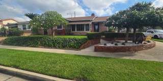 Excellent 3 Bed, 2 Bath Corner Lot Home! Gallery 1