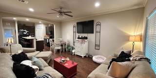 Spacious 2 Bed/2.5 Bath Condo in Gateway Villas! Gallery 3