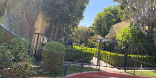 1523 1/2 North Vista Street Gallery 17