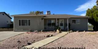 Beautiful Spacious Home with Large Yard & RV Parking Gallery 1