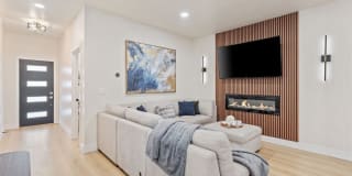 373 E 800 S Gallery 38