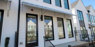 Walk to downtown Woodstock! Gallery 1
