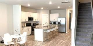 Spacious Condo with 2 Car Garage Gallery 1