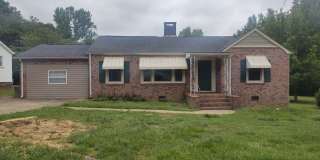 3 bedroom 2 bath house available now! Pet friendly! Gallery 1