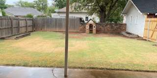 Charming 3 bedroom, 2 bathroom 2-story home in the heart of Guthrie Gallery 34