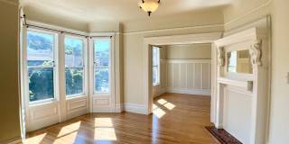 Top Floor FULL FLOOR FLAT! Dual-Pane Windows, Dishwasher, Laundry On-site! Gallery 1