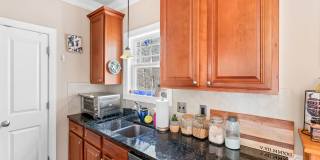 Beautiful 2 bedroom 2.5 bath Townhome in Carrboro Gallery 11