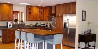 4 Bed 2.5 Bath House One Block From North Boulder Park. Gallery 1