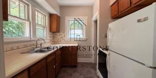 2 bedroom bungalow. New flooring $795 Gallery 1