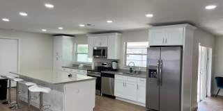 8242 SANDBERRY Boulevard Gallery 3