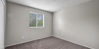 Summit Riverside Apartments Gallery 16