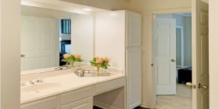 The Lanesborough Apartments Gallery 47