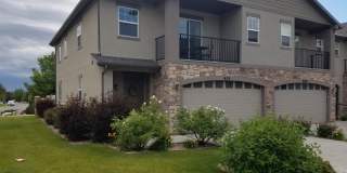 3 Bed Townhome with Mountain Views and Community Pool 3 Bed Townhome with Mountain Views and Community Pool Gallery 1