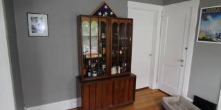 Beautiful 2-bedroom Charmer in Aksarben Gallery 4