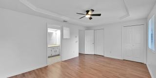 Newly Renovated Beautiful 2 Bedroom Home Gallery 22
