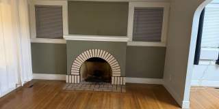 Cozy 2 bed 1 bath available now! Gallery 27