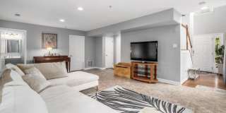 12371 Exchange Row Gallery 24