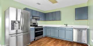 2 Story 4 BD | 2.5 BA Available in July near Medical Center! Gallery 11