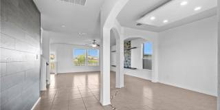 GORGEOUS 4-bedroom 2.5 bathroom house in The Landing at Clear Creek! Gallery 1