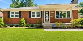 Huge Renovated 3 Bedroom house in hikespoint! Huge Renovated 3 Bedroom house in hikespoint! Gallery 1