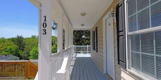 Charming Move-in Ready Downtown Home With Updates Charming Move-in Ready Downtown Home With Updates Gallery 3