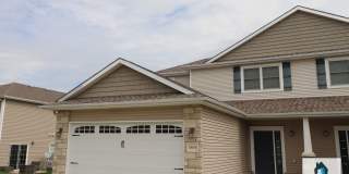 Large 3 Bedroom Town Home! Gallery 1