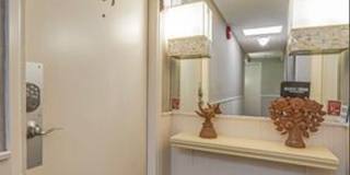 Boutique Condo with Stunning Views of Elliot Bay! Gallery 3