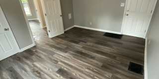 *August 2028* 5 Bedroom house 1 block off Kirkwood FULLY RENOVATED Gallery 14