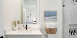 138 Greenbrier St Gallery 29