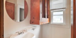 Large 5 Bedroom North Campus Townhouse - 1st house from High Street Gallery 24