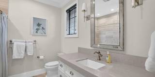 2425 Delmar Place Gallery 39